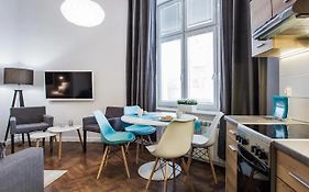 Wroblewskiego No 2 Apartments